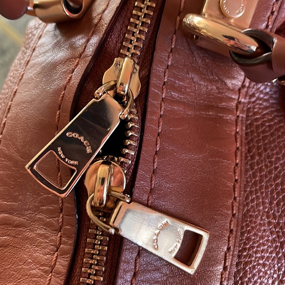 Vintage Coach Bag, Leather - In Burnt Sienna w/ Gold Accents - Picture 5 of 6